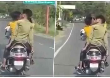 જાહેરમાં સ્કૂટી ચલાવતા બે યુવકોએ રસ્તાની વચ્ચે જ ખુલ્લેઆમ કિસ કરી, વીડિયો વાયરલ થતાં પોલીસે કરી કાર્યવાહી