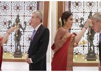 નીતા અંબાણી-મુકેશ અંબાણીએ ઓલિમ્પિક સમિતિના પ્રમુખ થોમસ બાચનું તેમના ઘરે ભવ્ય સ્વાગત કર્યું, જોઇને લોકો એ કહ્યું….