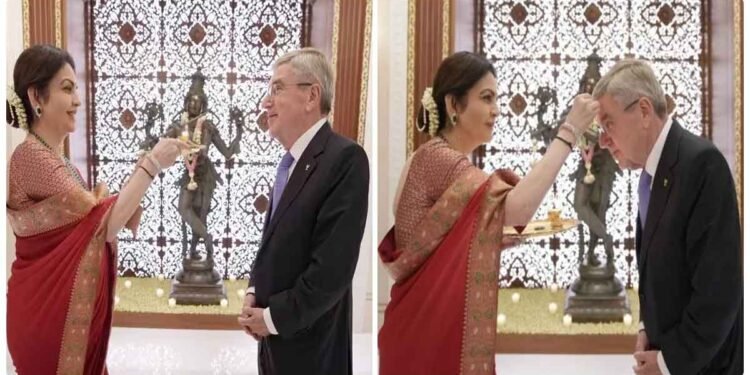 નીતા અંબાણી-મુકેશ અંબાણીએ ઓલિમ્પિક સમિતિના પ્રમુખ થોમસ બાચનું તેમના ઘરે ભવ્ય સ્વાગત કર્યું, જોઇને લોકો એ કહ્યું….