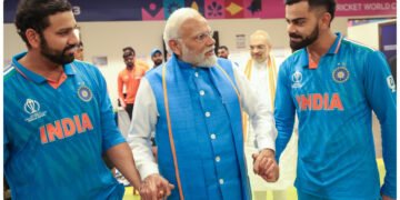 કોહલી-રોહિતનો હાથ પકડ્યો, શમીની પીઠ પર થપ્પડ, પીએમ મોદીએ ભારતીય ટીમને આ રીતે પ્રોત્સાહિત કર્યા